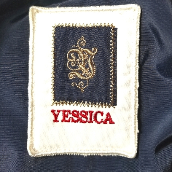 Yessica Raincoat - Picture 3 of 4